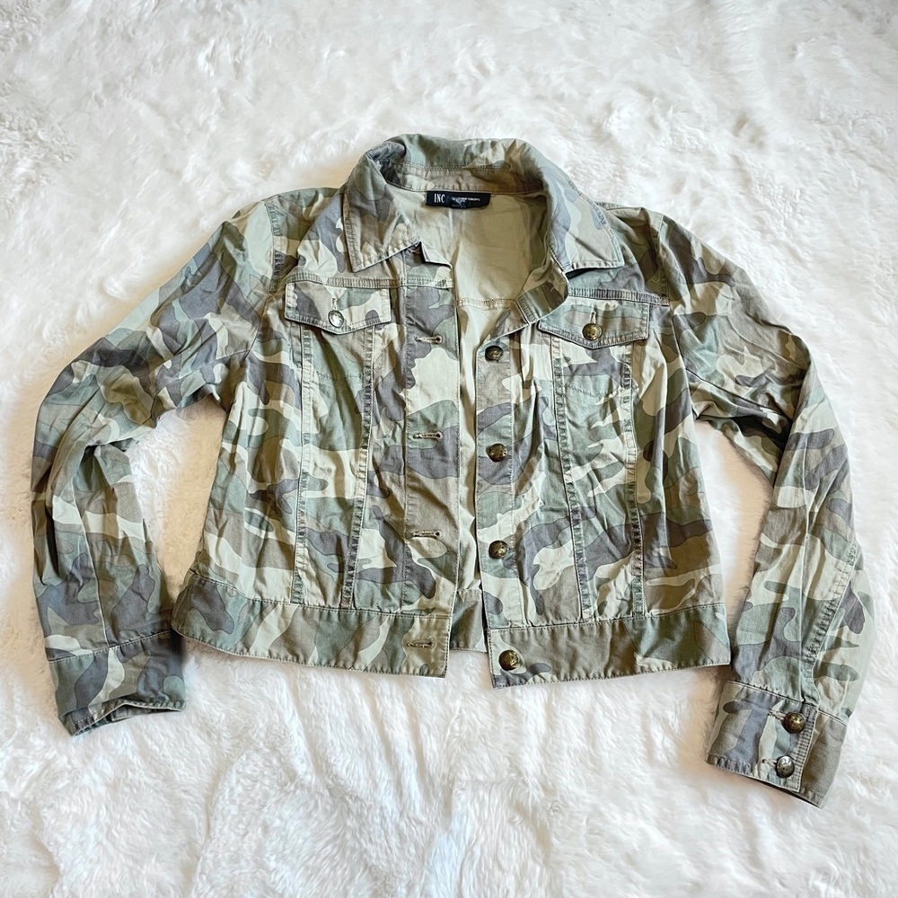INC International Concepts Green Camo Print Cropped Trucker Jacket Size Large